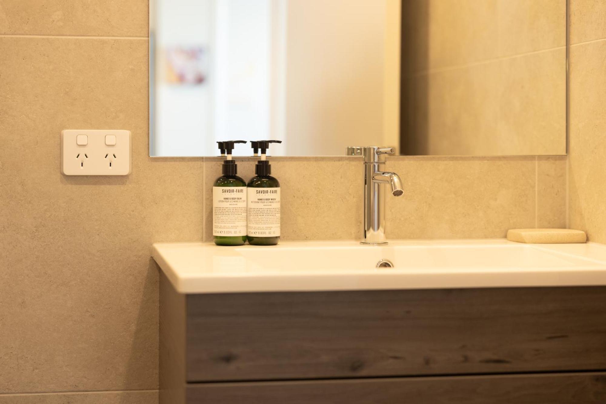 Luxury 2 Bedroom Cbd Apartment With Free Parking Christchurch Eksteriør bilde